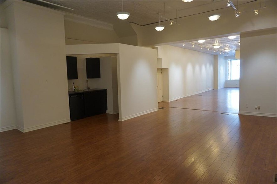 66 James St N, Hamilton, ON à vendre - Photo du bâtiment - Image 2 de 5