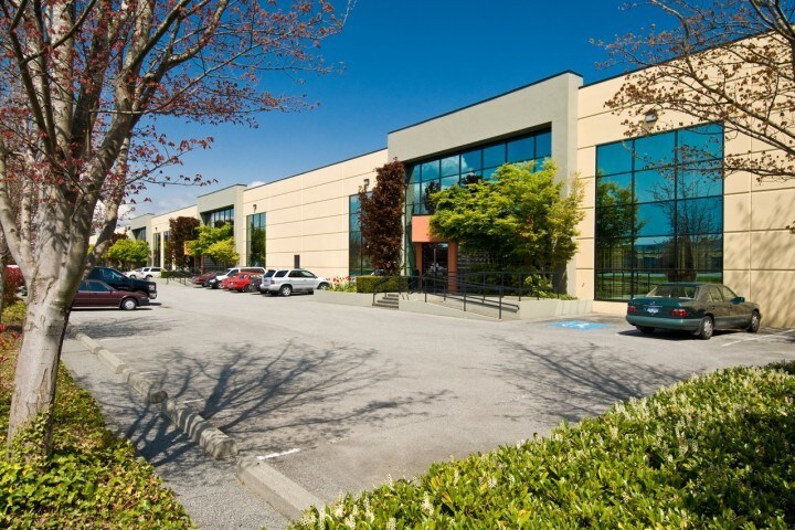 13480 Crestwood Pl, Richmond, BC à louer - Photo du bâtiment - Image 1 de 8