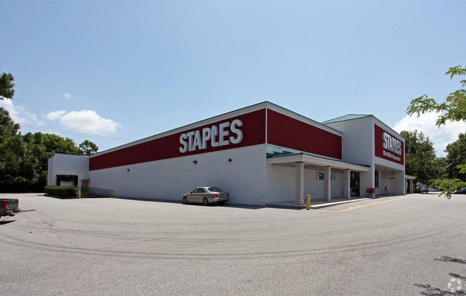 845-927 Houston Northcutt Blvd, Mt Pleasant, SC for lease - Building Photo - Image 2 of 11