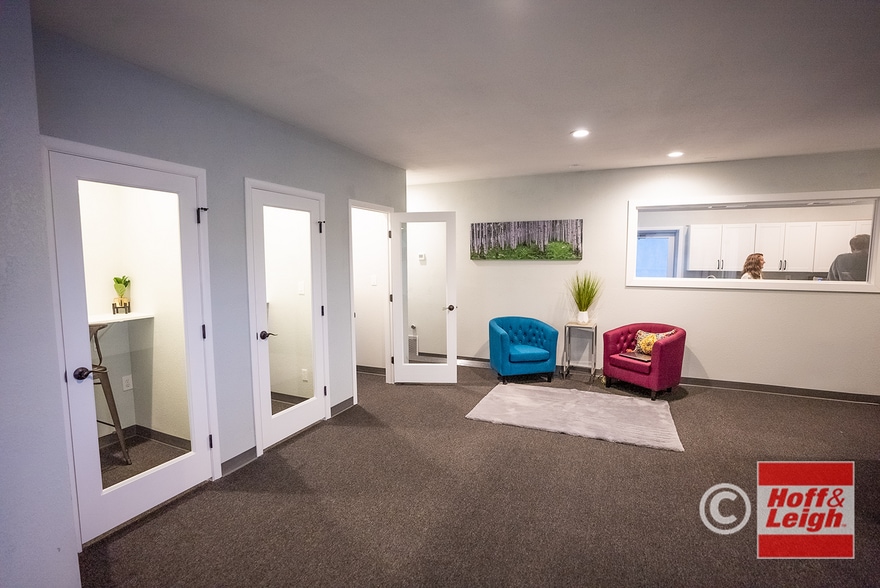 2708 E Fountain Blvd, Colorado Springs, CO for sale - Interior Photo - Image 2 of 9