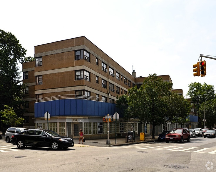238-240 Graham Ave, Brooklyn, NY à louer - Photo du bâtiment - Image 2 de 3