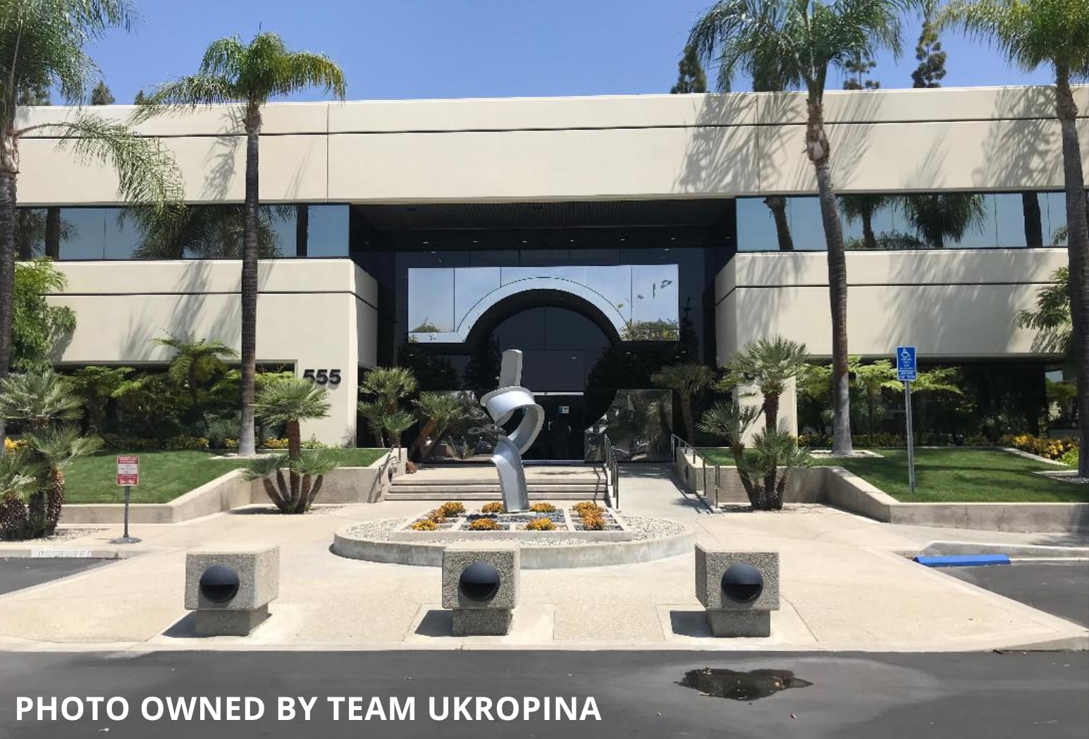 605 E Huntington Dr, Monrovia, CA à louer Photo intérieure- Image 1 de 2