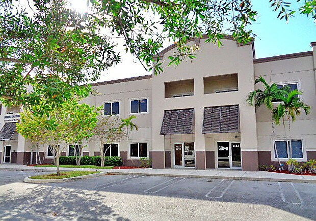Plus de détails pour 3924-3960 Coral Ridge Dr, Coral Springs, FL - Flex à vendre