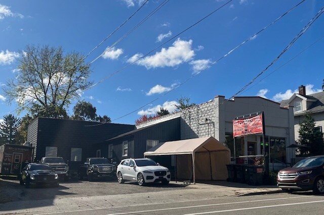 1358 Leonard St NW, Grand Rapids, MI for sale - Building Photo - Image 1 of 12