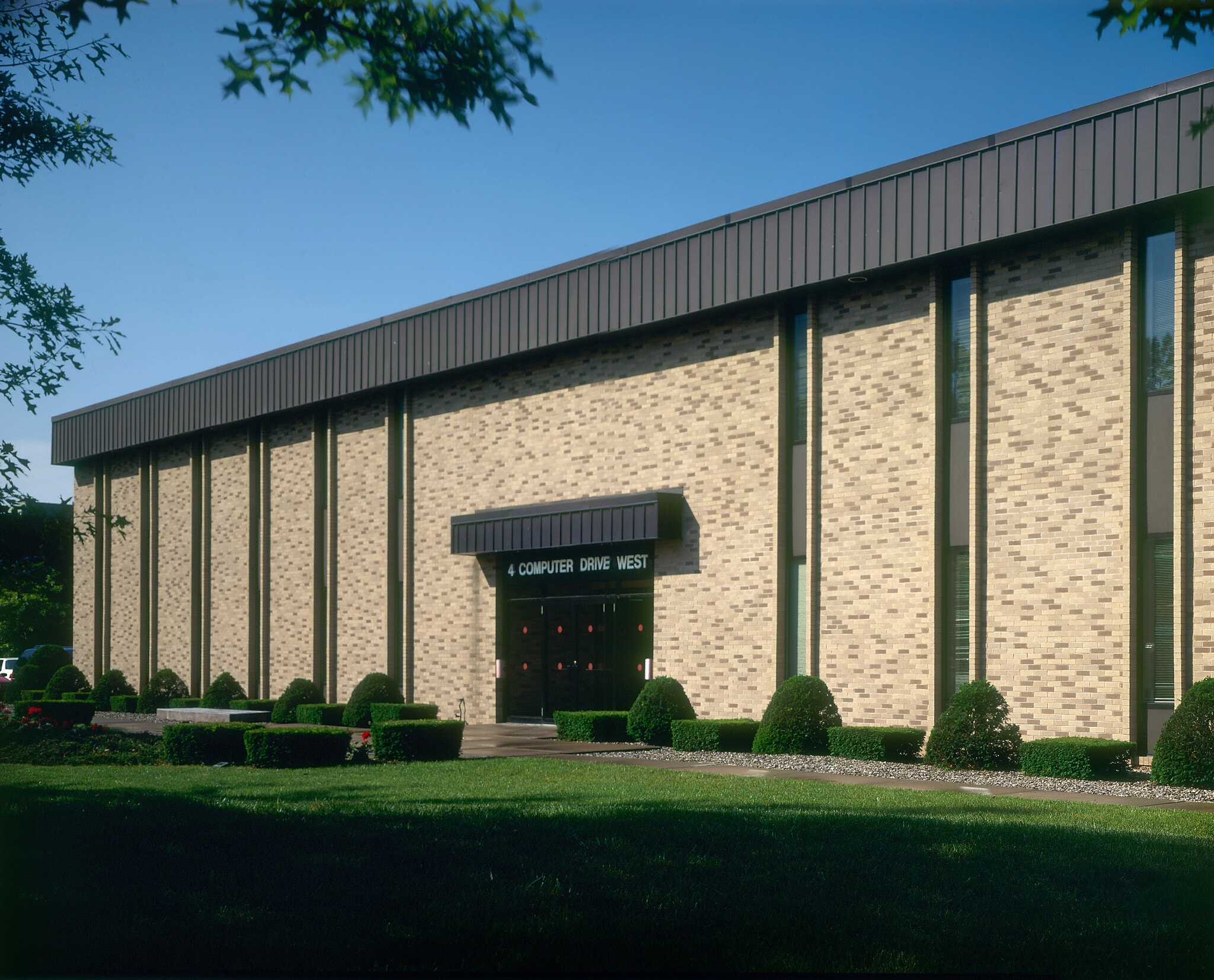 2 Computer Dr W, Albany, NY for lease Primary Photo- Image 1 of 17