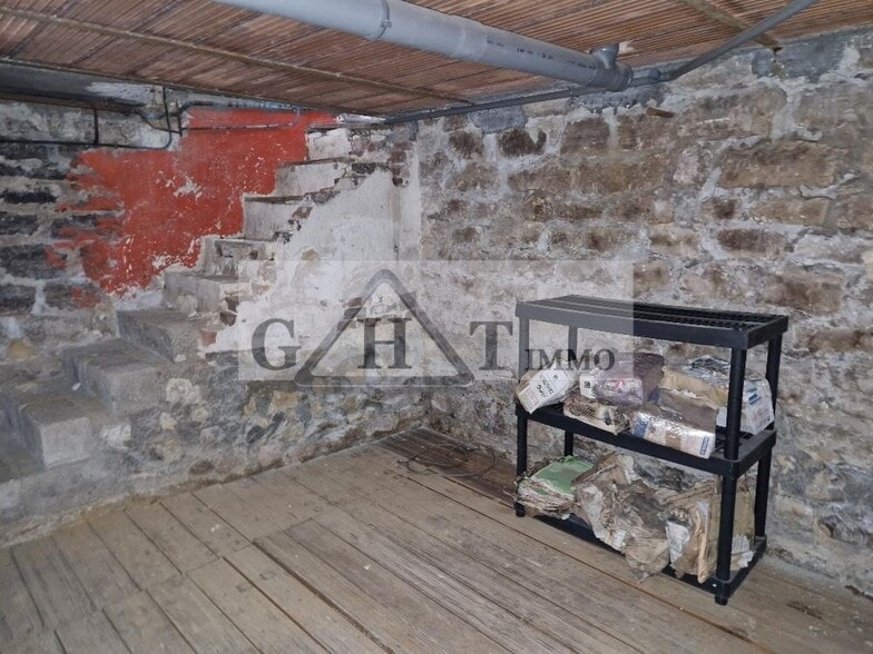 Retail in Montmorency for lease - Interior Photo - Image 2 of 10