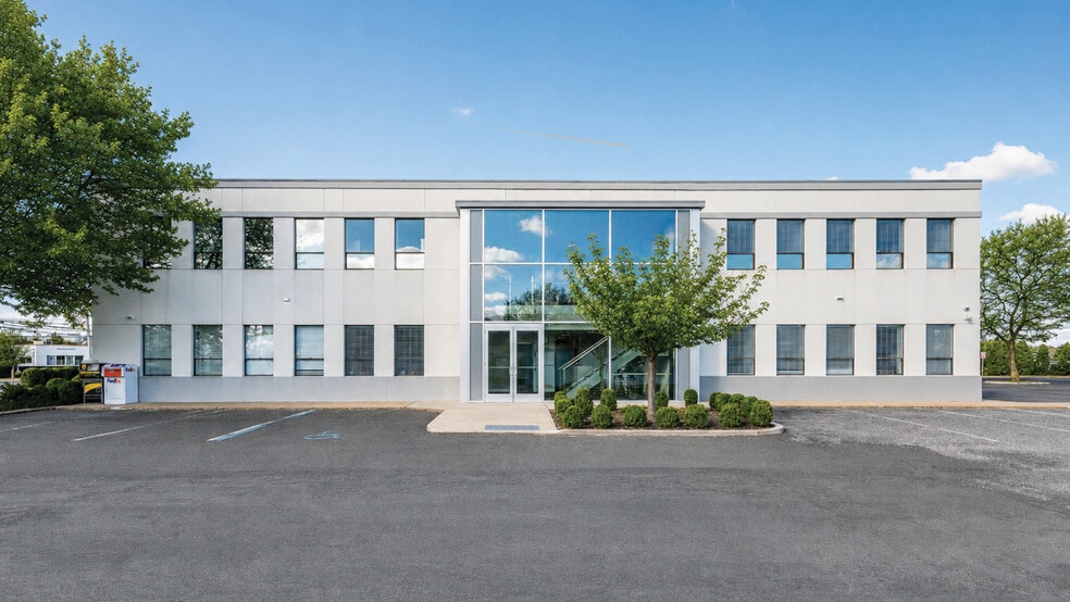 425 County Road 39A, Southampton, NY for sale - Building Photo - Image 3 of 6