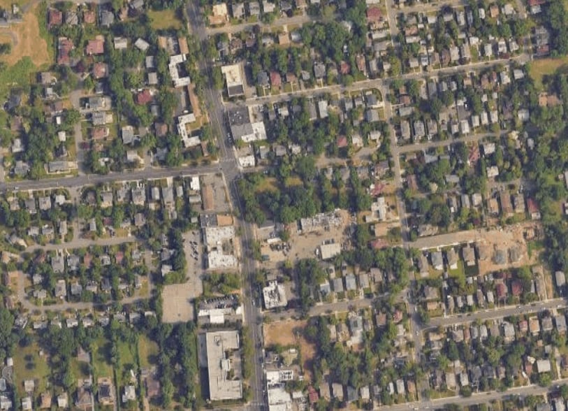 777 Middle Neck Rd, Great Neck, NY for sale - Primary Photo - Image 1 of 1