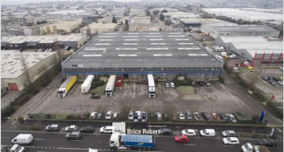 Office in Chassieu for lease - Aerial - Image 2 of 5