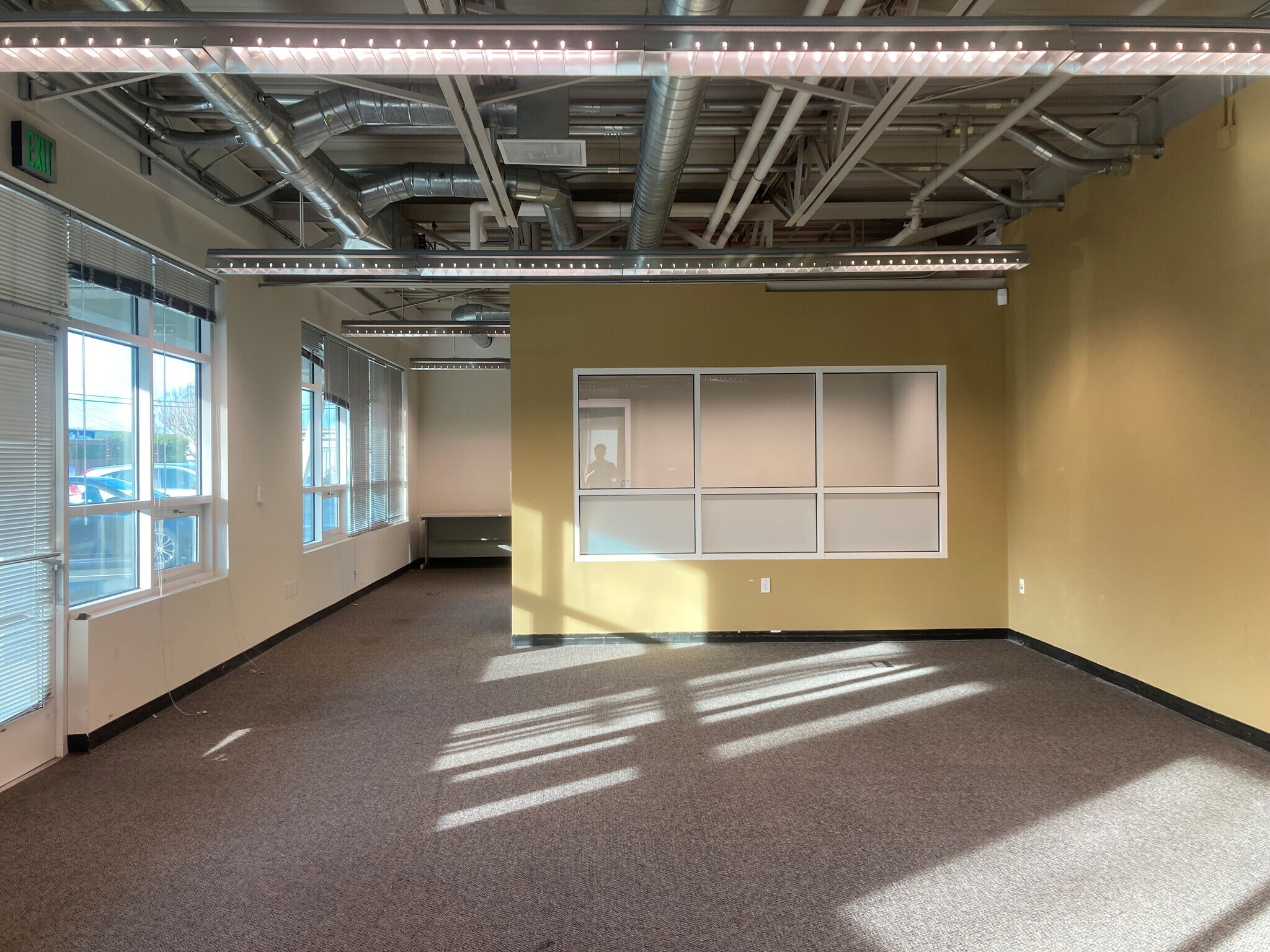 28 Liberty Ship Way, Sausalito, CA à louer Photo intérieure- Image 1 de 4