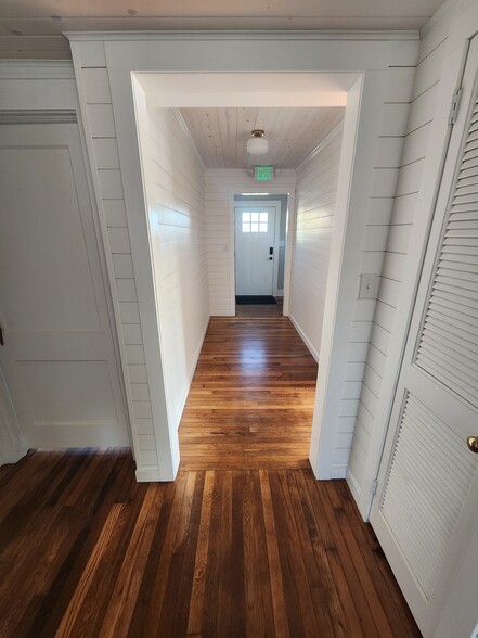 109 Few St, Greer, SC for lease - Interior Photo - Image 3 of 20