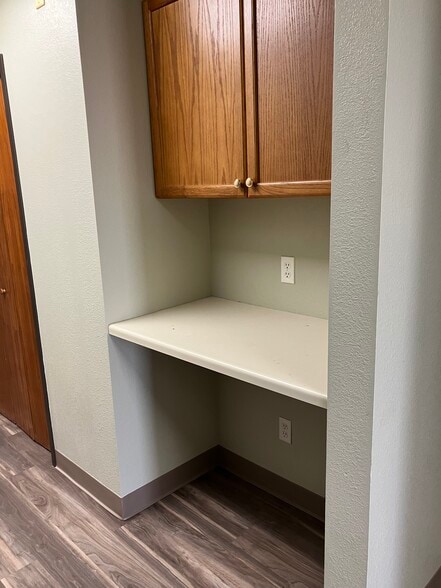 8405 Gateway Ter, Oklahoma City, OK for lease - Interior Photo - Image 2 of 8