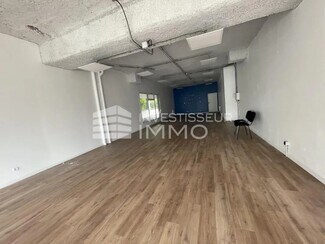 Plus de détails pour Commerce de détail à louer