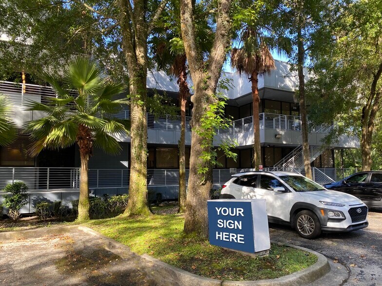 7563 Philips Hwy, Jacksonville, FL à vendre - Photo du bâtiment - Image 3 de 7