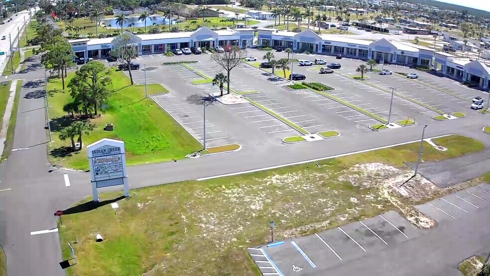17260 San Carlos Blvd, Fort Myers Beach, FL à louer - Photo du bâtiment - Image 2 de 6