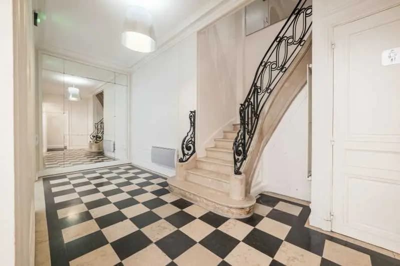 Immeuble residentiel dans Paris à vendre - Hall d’entrée - Image 2 de 7