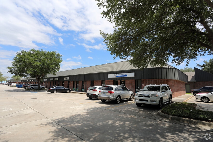 1415-1441 Oakfield Dr, Brandon, FL for lease - Building Photo - Image 3 of 6