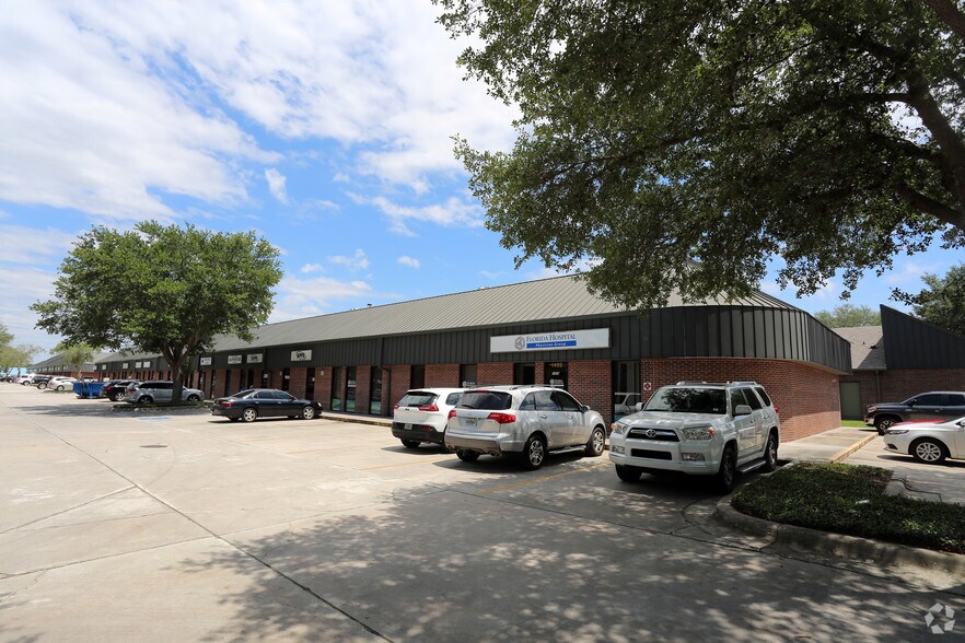 1415-1441 Oakfield Dr, Brandon, FL à louer - Photo du bâtiment - Image 3 de 6
