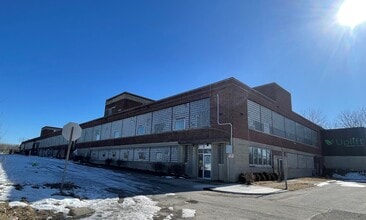 101 S Parker Ave, Indianapolis, IN à louer Photo du bâtiment- Image 2 de 5