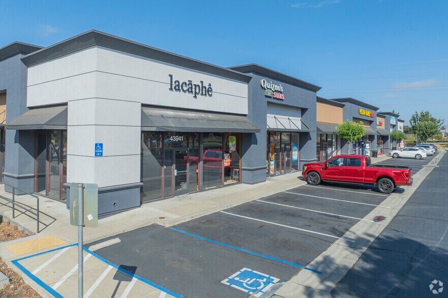 43901-43941 Hugo Ter, Fremont, CA à louer - Photo du bâtiment - Image 3 de 10