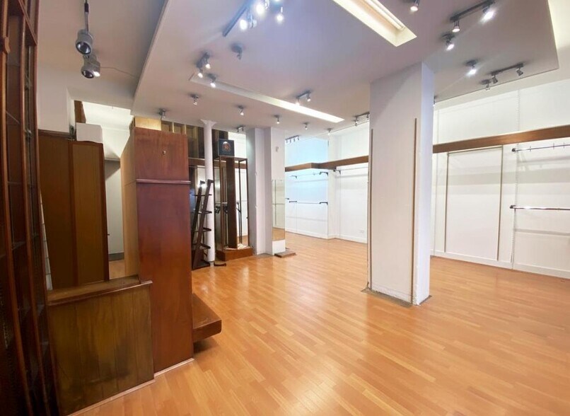Retail in Paris for lease - Interior Photo - Image 3 of 7