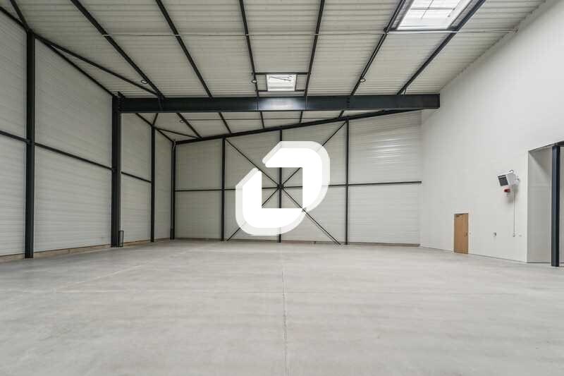 Flex dans Osny à louer - Photo du bâtiment - Image 3 de 26