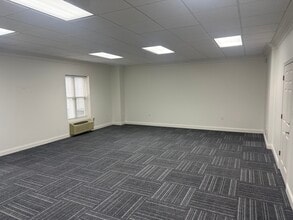 176 Lugnut Ln, Mooresville, NC for lease Interior Photo- Image 2 of 5