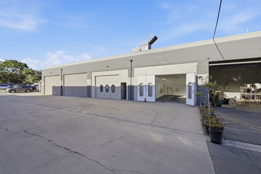 11027-11031 Sherman Way, Sun Valley, CA for sale - Building Photo - Image 3 of 16