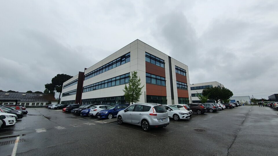 198 Avenue Du Haut Lévèque, Pessac for lease - Building Photo - Image 2 of 6