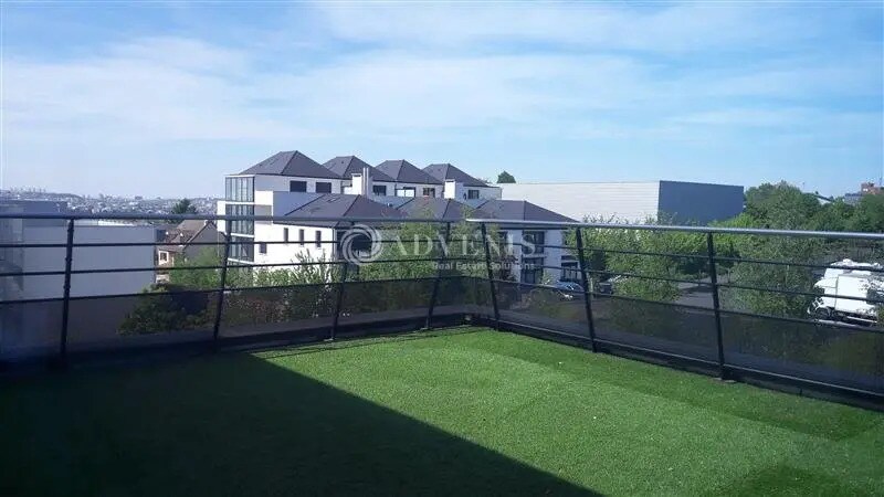 Bureau dans Bry-sur-Marne à louer - Photo du bâtiment - Image 2 de 4