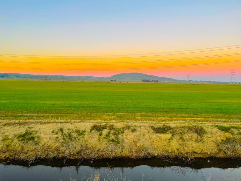 3900 Hwy 37, Petaluma, CA à louer - Aérien - Image 3 de 13