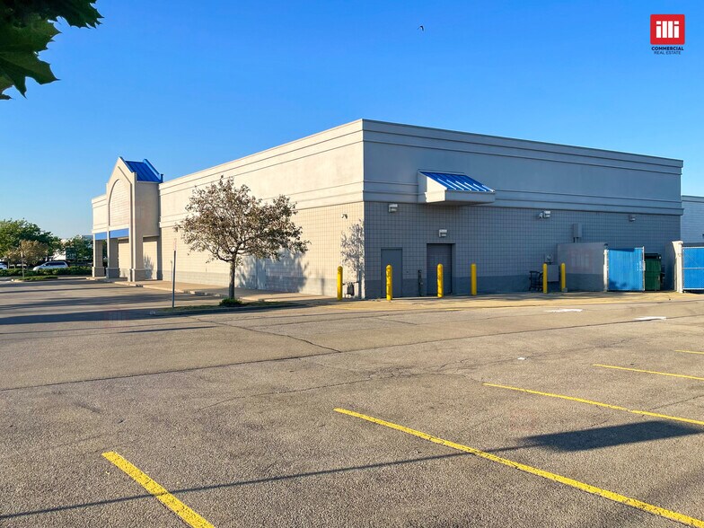 3249 Sheridan Dr, Amherst, NY à louer - Photo du bâtiment - Image 3 de 9