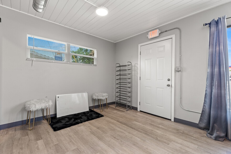 10589 Seminole Blvd, Largo, FL à vendre - Photo intérieure - Image 2 de 22