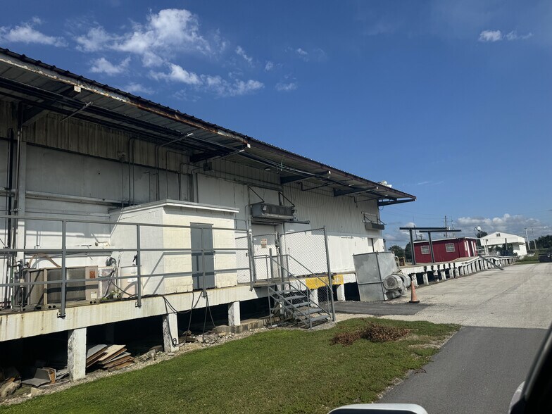 1008 Railroad St, Belle Glade, FL à vendre - Photo du bâtiment - Image 2 de 25