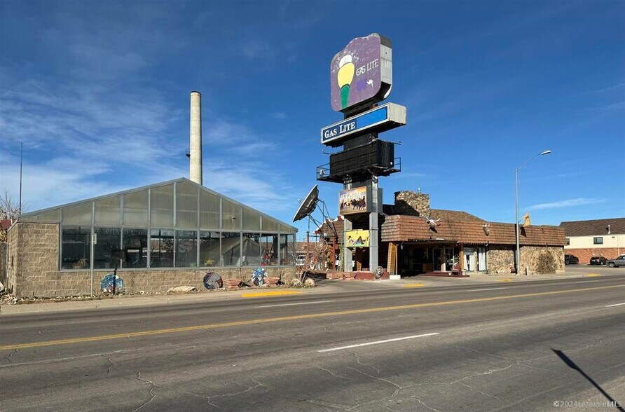 960 N 3rd St, Laramie, WY à vendre - Photo du bâtiment - Image 3 de 10