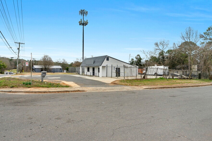 2215 West Blvd, Charlotte, NC for lease - Building Photo - Image 3 of 16