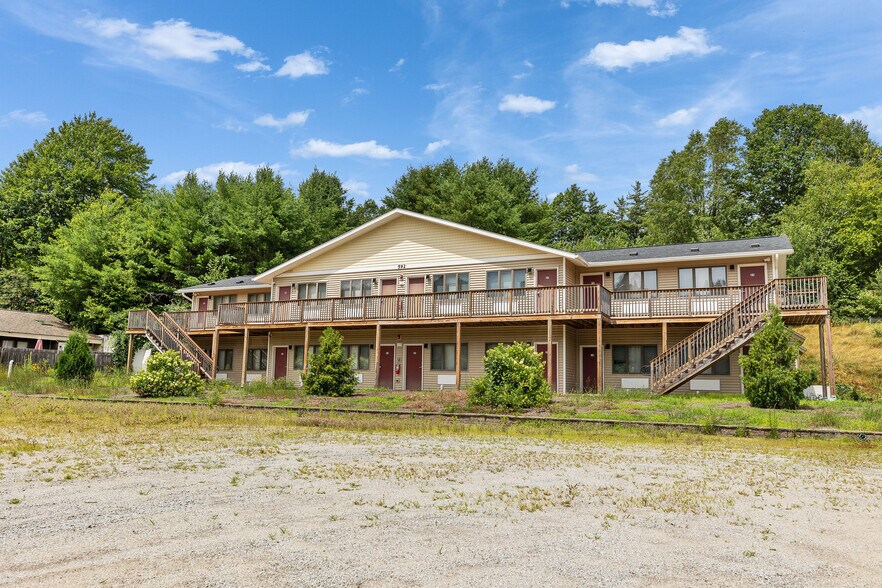 608 Francestown Rd, Bennington, NH à vendre - Photo du bâtiment - Image 3 de 19