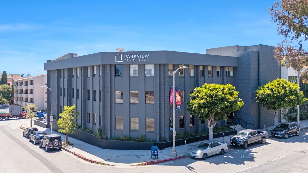 11440 San Vicente Blvd, Los Angeles, CA à louer - Photo principale - Image 1 de 3