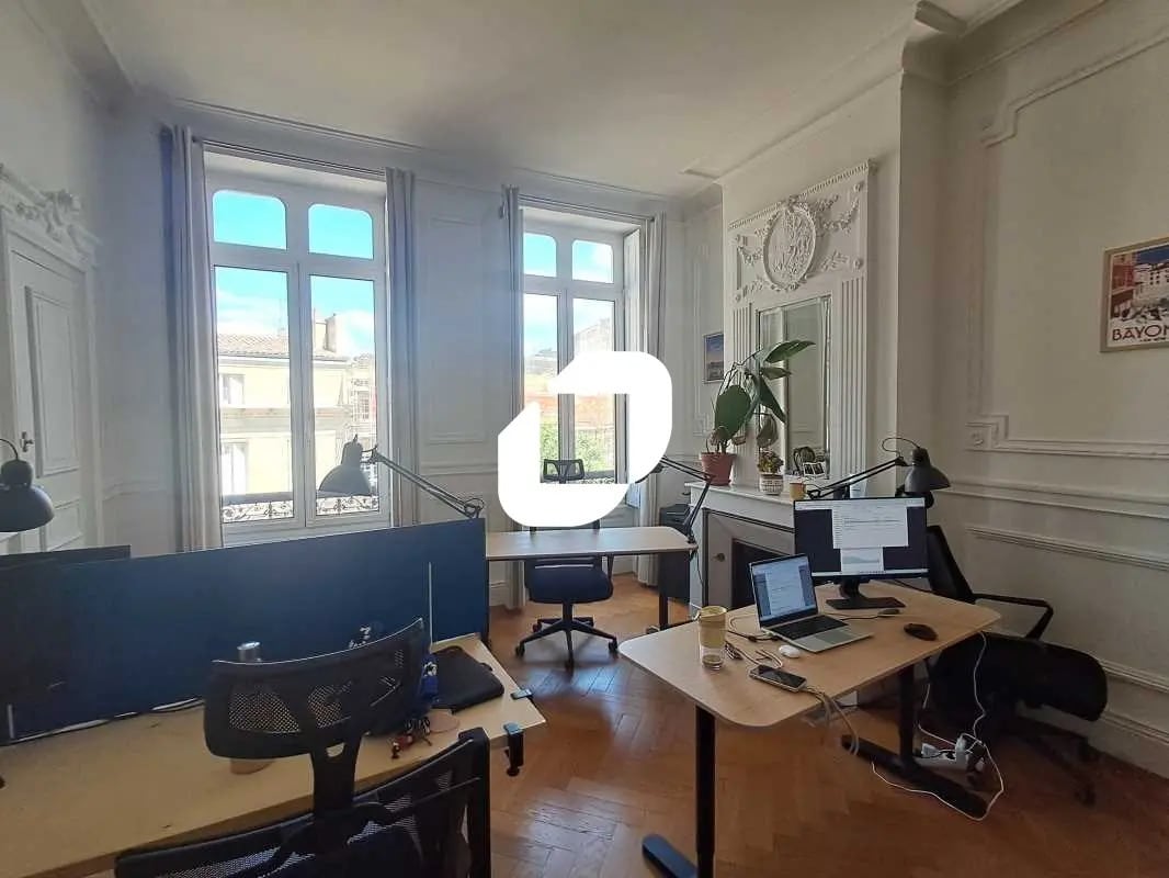 Bureau dans Bordeaux à louer Photo intérieure- Image 1 de 9