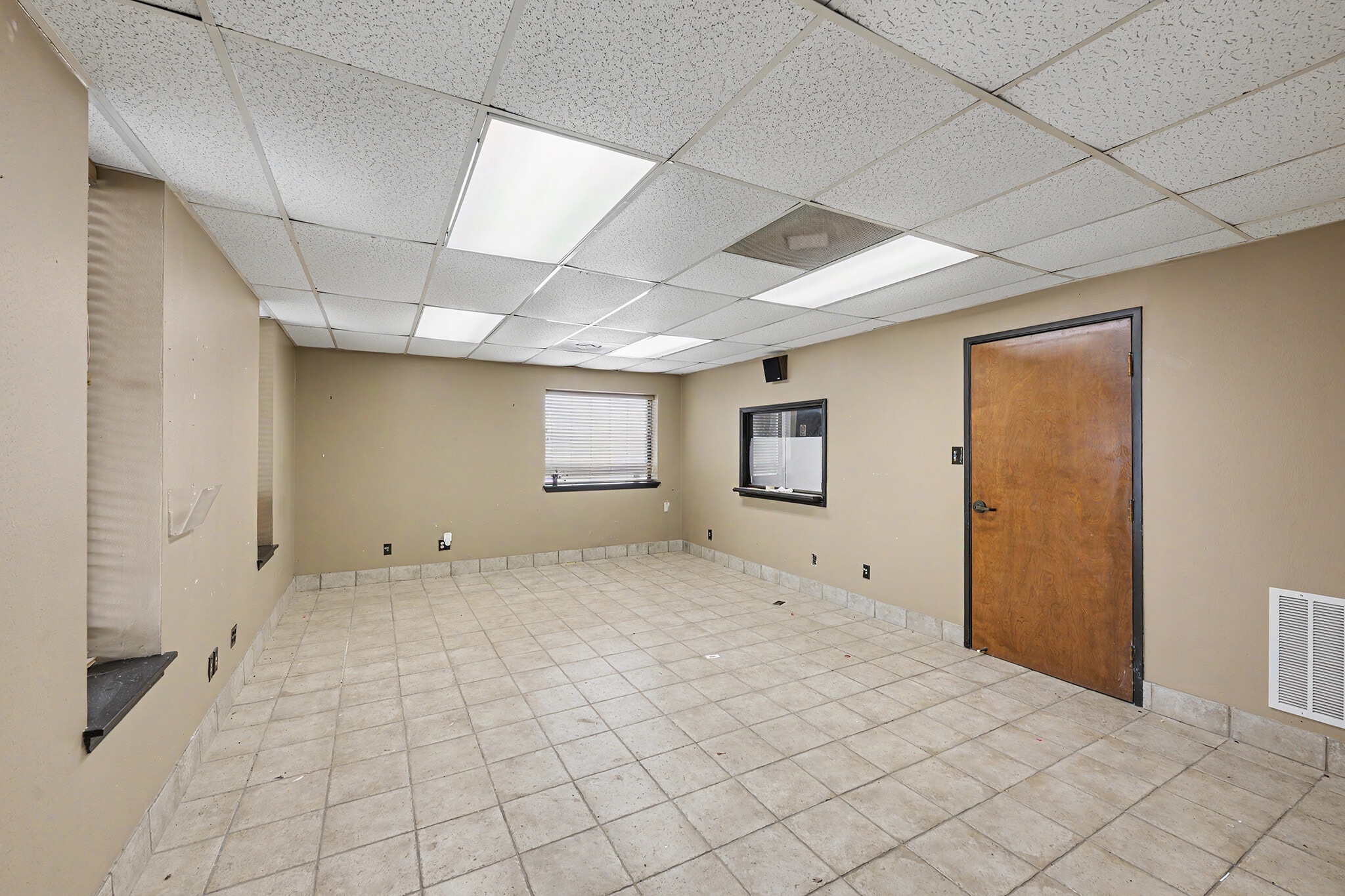3807 Oates Rd, Houston, TX for lease Interior Photo- Image 1 of 13