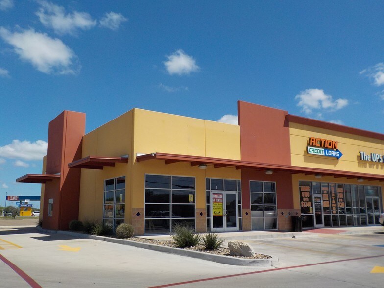 2921 Boca Chica Blvd, Brownsville, TX à louer - Photo du bâtiment - Image 2 de 39