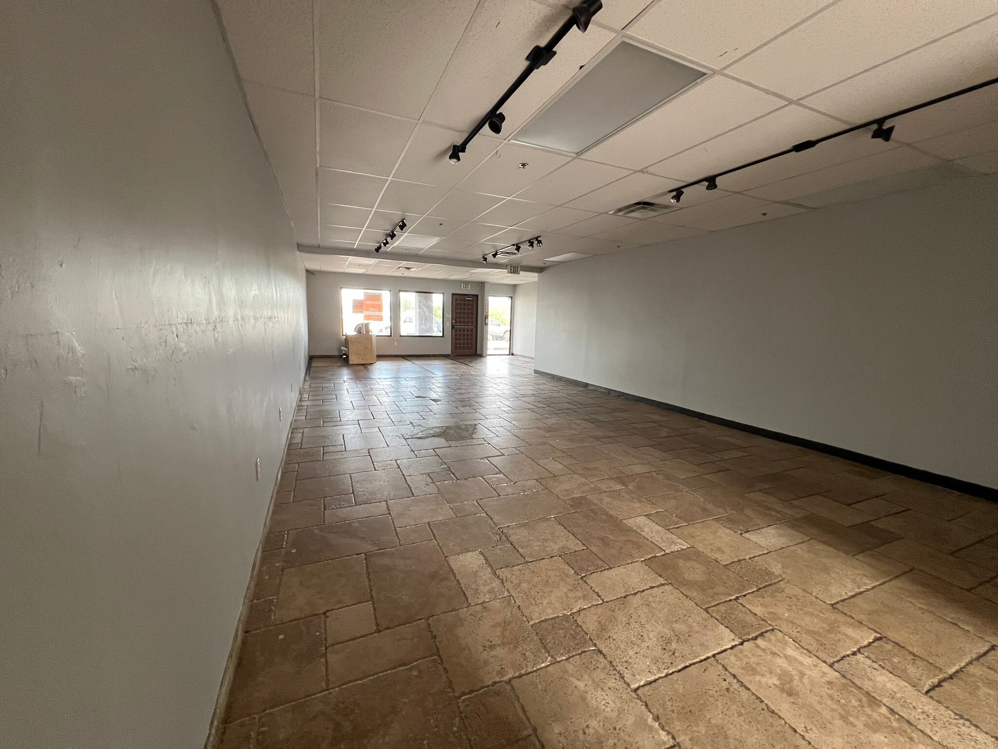 515 E Carefree Hwy, Phoenix, AZ for lease Interior Photo- Image 1 of 3