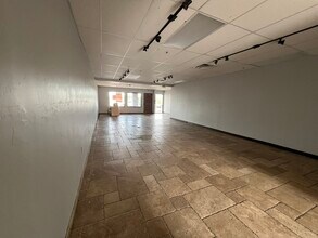 515 E Carefree Hwy, Phoenix, AZ for lease Interior Photo- Image 1 of 3