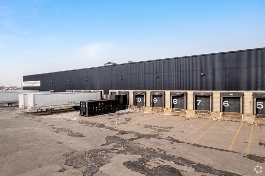 2750 Av Francis-Hughes, Laval, QC for lease - Building Photo - Image 3 of 6