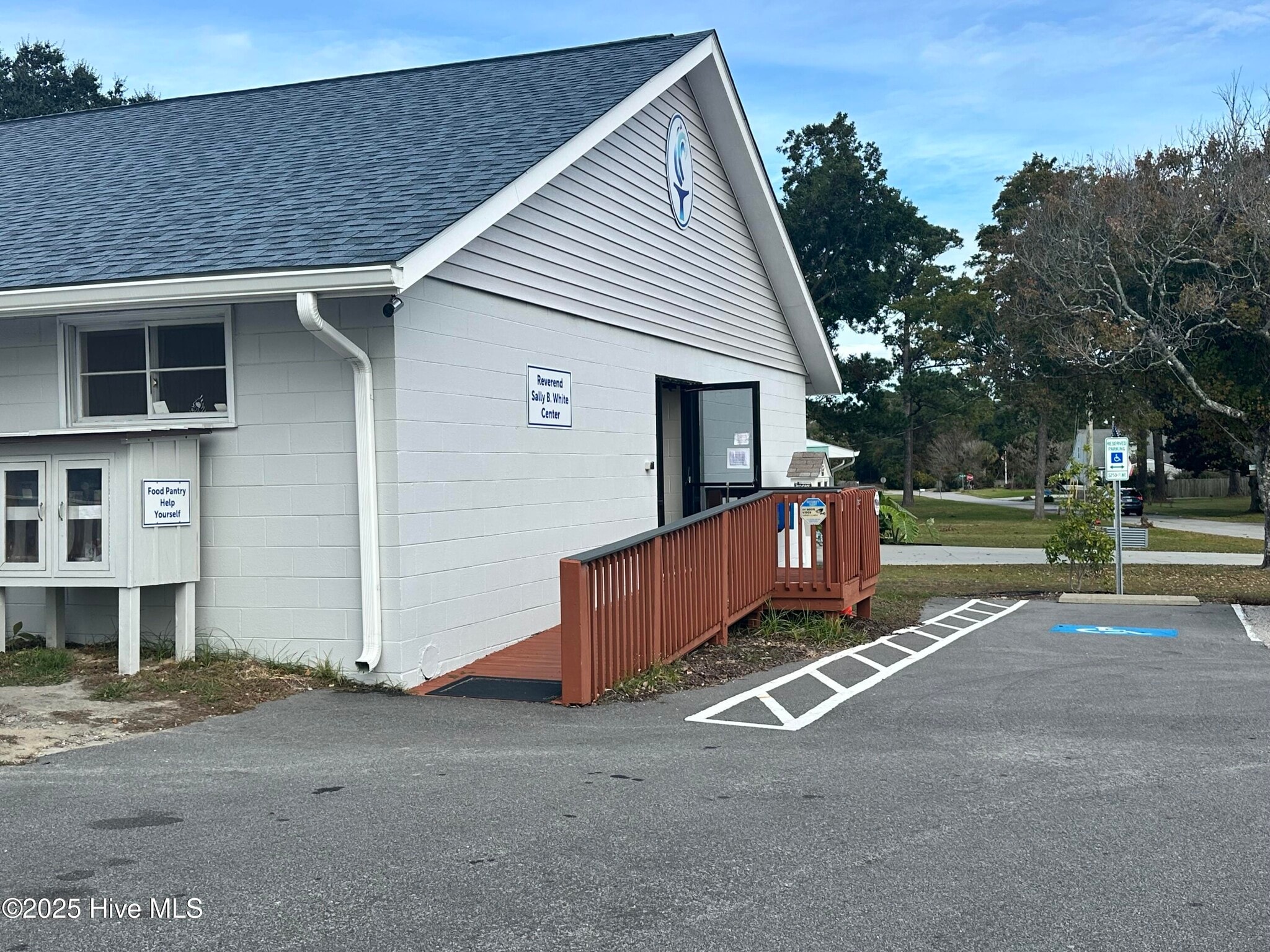 2900 Bridges St, Morehead City, NC for lease Primary Photo- Image 1 of 8