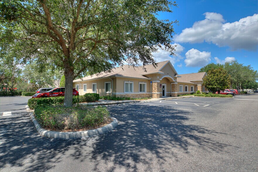 2144 Duck Slough Blvd, New Port Richey, FL à louer - Photo du bâtiment - Image 1 de 20