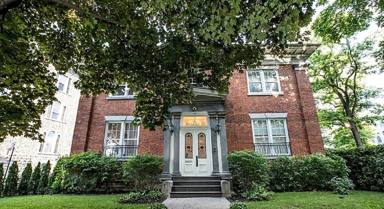 170 Rue Sherbrooke E, Montréal, QC for sale Primary Photo- Image 1 of 1