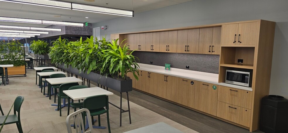 1130 Sanctuary Pky, Alpharetta, GA for lease - Interior Photo - Image 2 of 13