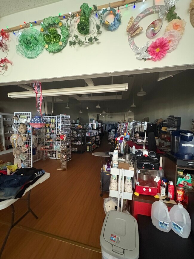 More details for 333 Main St, Shelby, MT - Retail for Sale