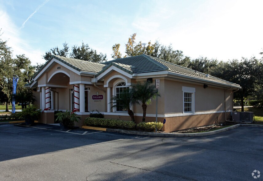 690 Lake Forest Blvd, Sanford, FL for lease - Primary Photo - Image 1 of 8